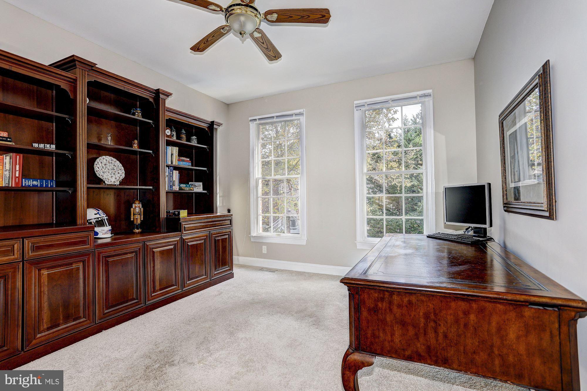 2679 Golf Island Road Ellicott City, MD 21042 - Photo 23 of 63 Entry level bedroom