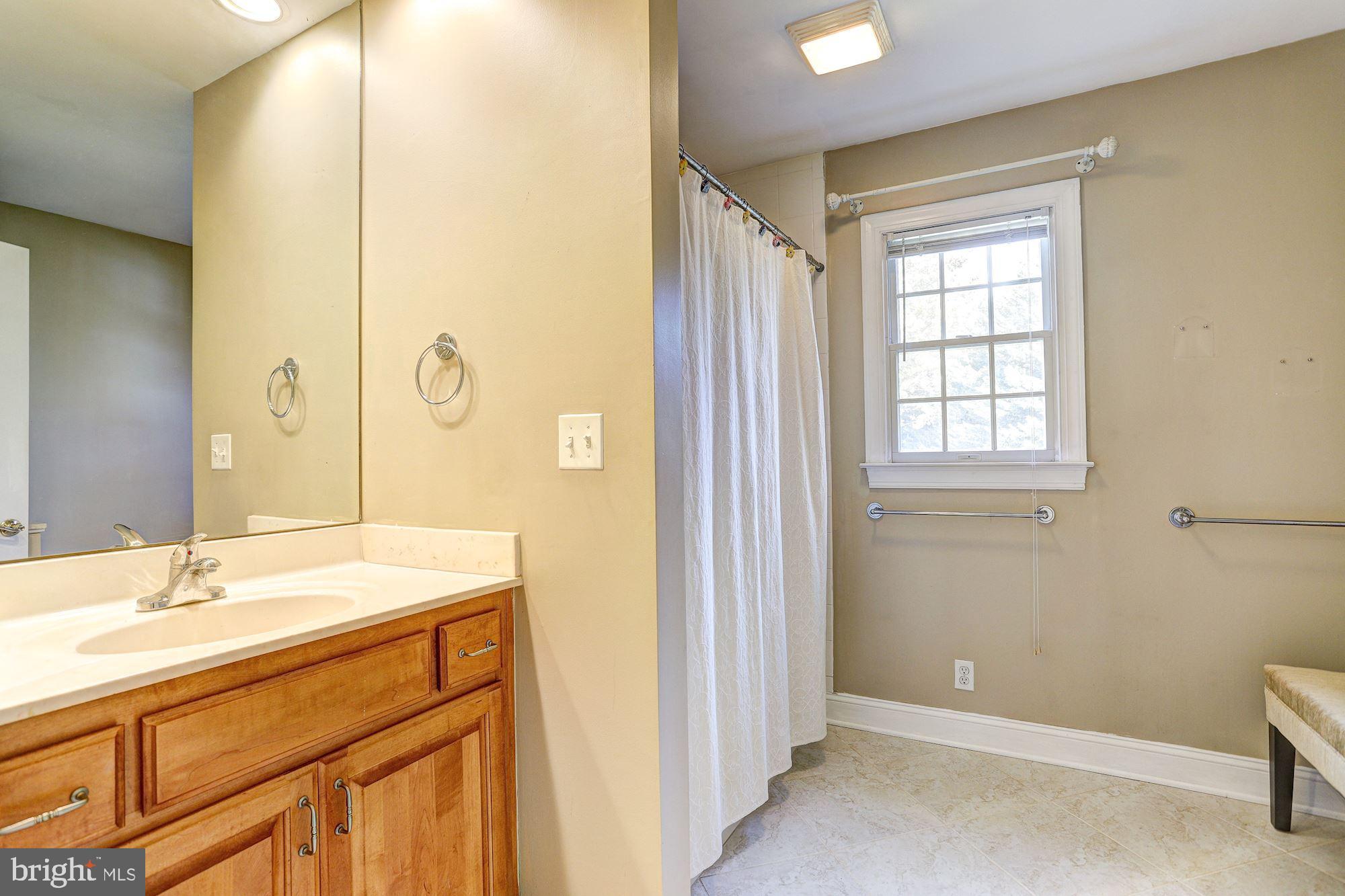 2679 Golf Island Road Ellicott City, MD 21042 - Photo 40 of 63 Hall Bath