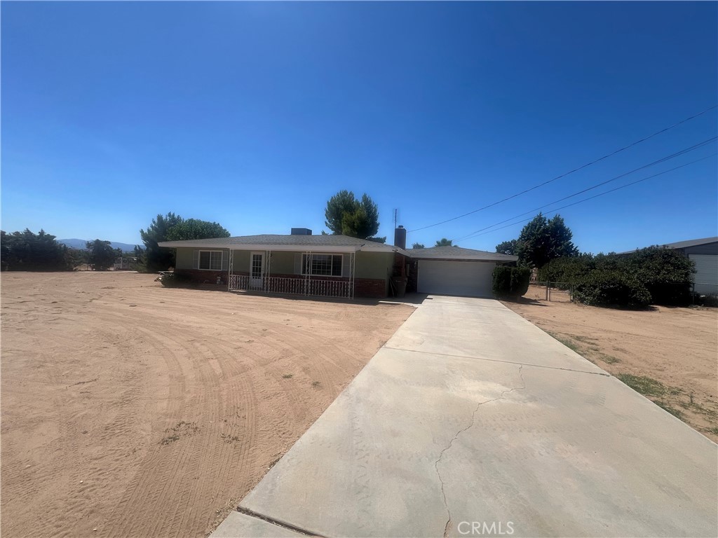 15411 Ash Street Hesperia, CA 92345 - Photo 2 of 11 a view of a terrace