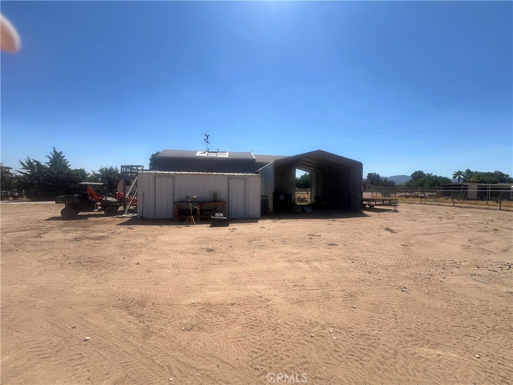 15411 Ash Street Hesperia, CA 92345 - Photo 6 of 11 a view of a terrace