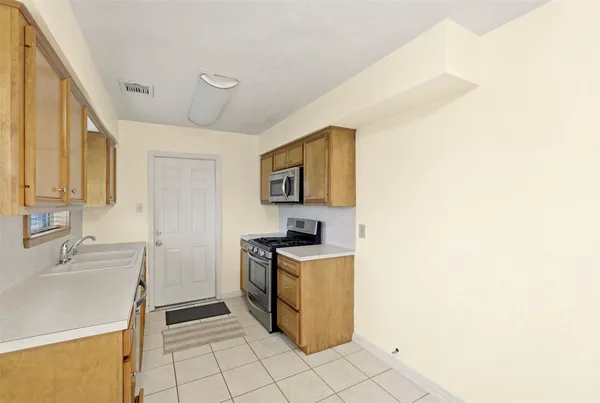 $1,350 | 703 Overbluff Street, Channelview, TX 77530