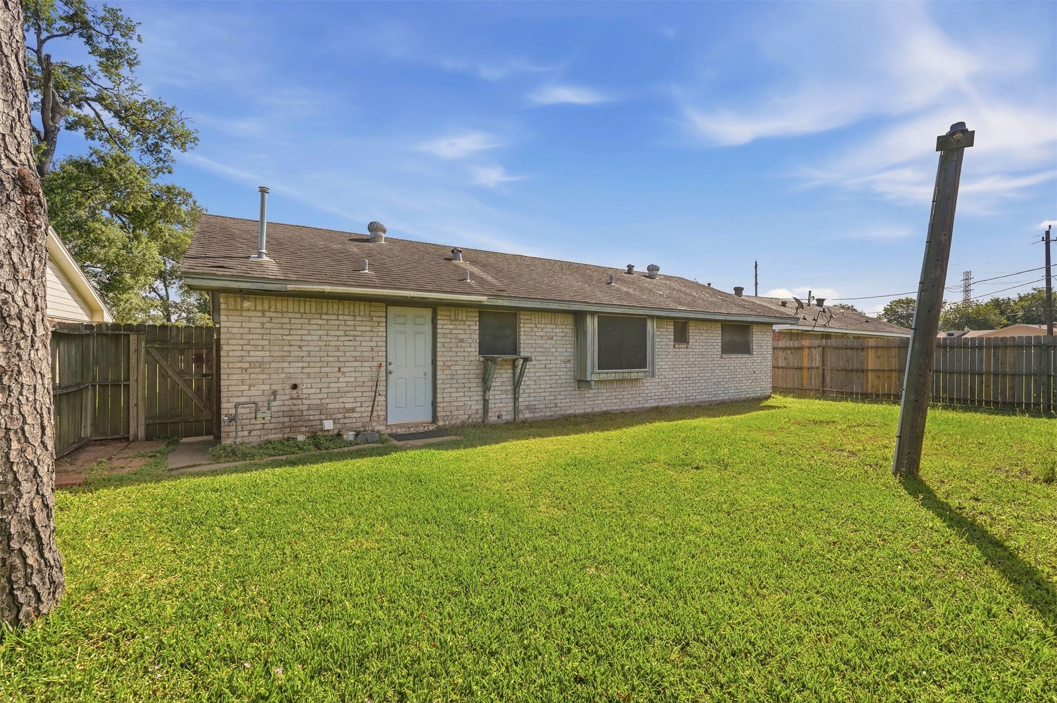 703 Overbluff Street Channelview, TX 77530 - Photo 20 of 24