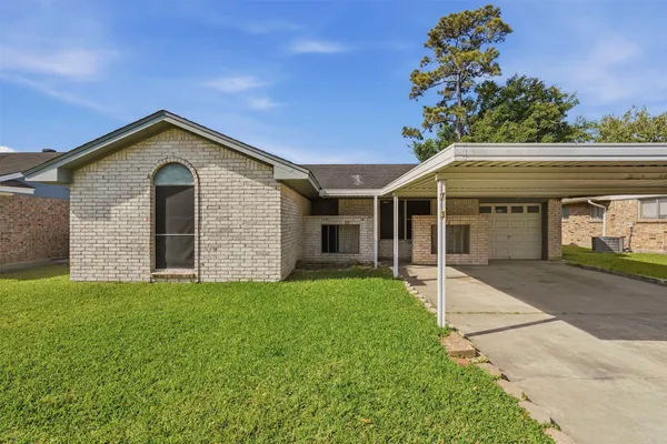 $1,350 | 703 Overbluff Street, Channelview, TX 77530