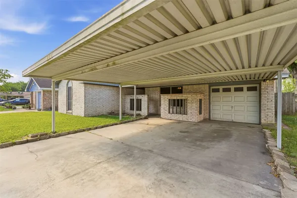 $1,350 | 703 Overbluff Street, Channelview, TX 77530