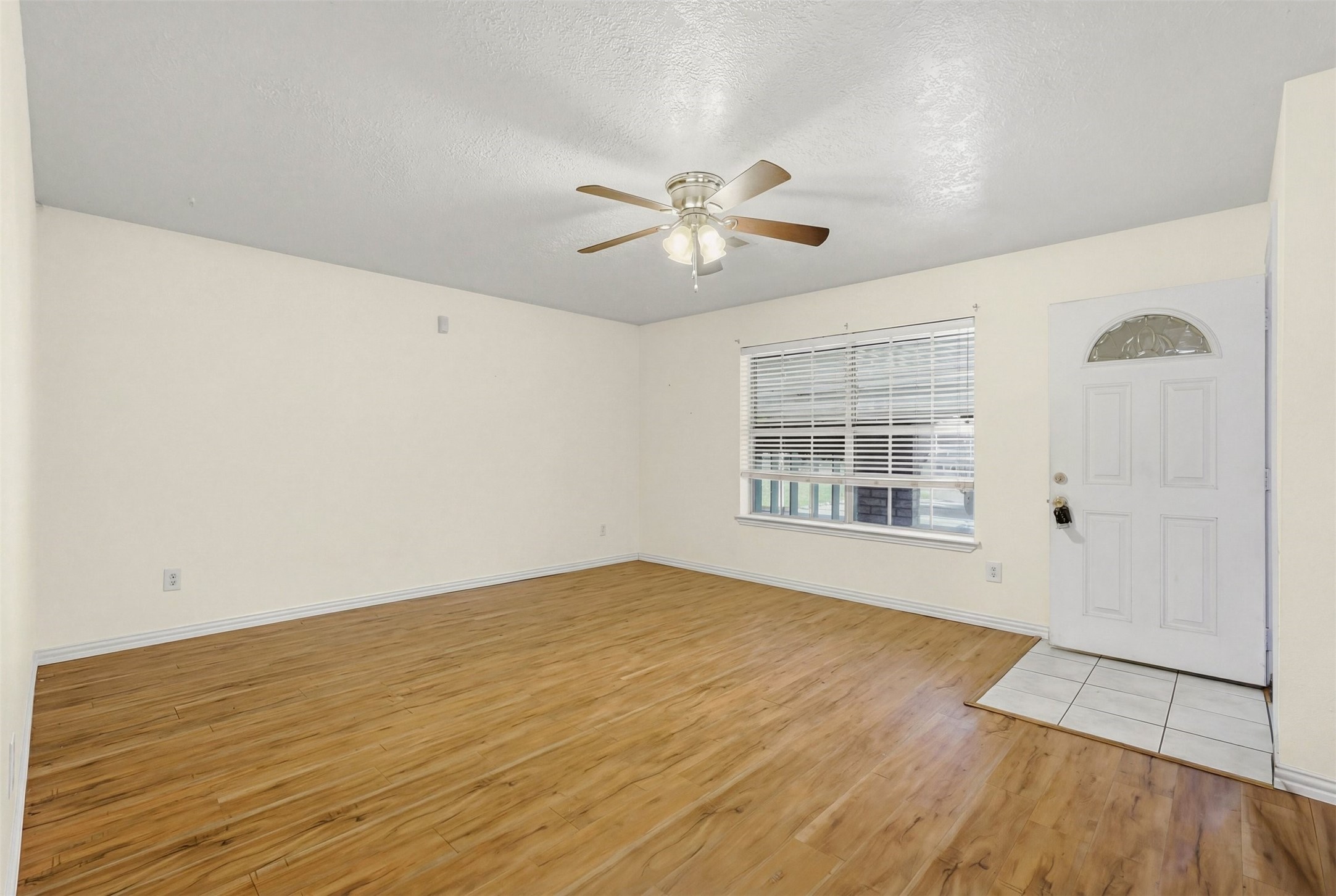 703 Overbluff Street Channelview, TX 77530 - Photo 5 of 24