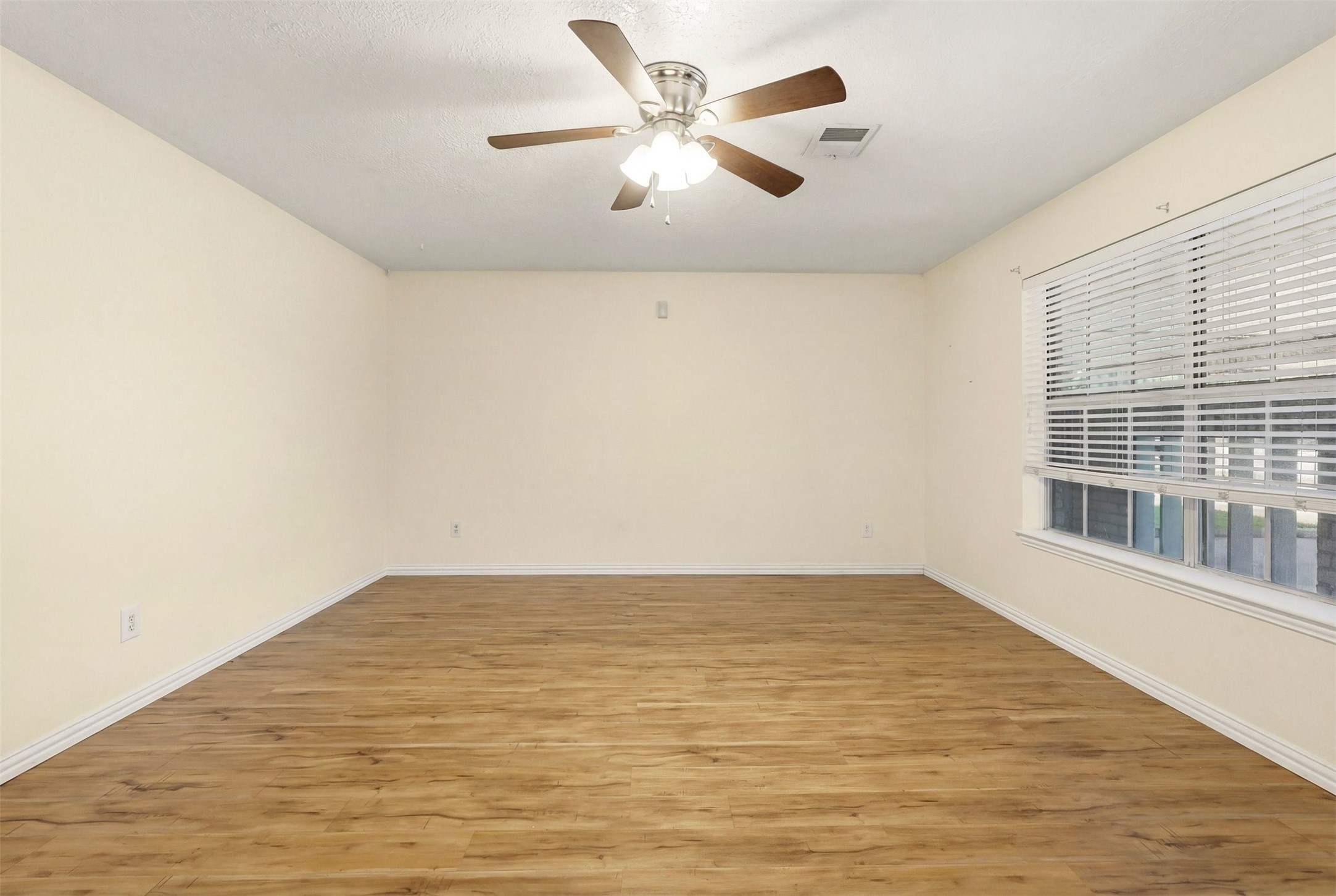 703 Overbluff Street Channelview, TX 77530 - Photo 6 of 24