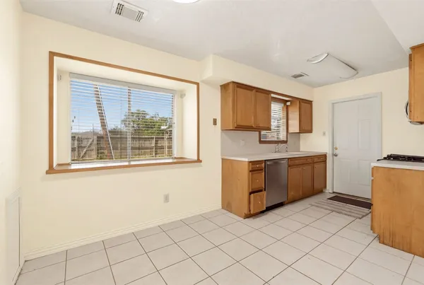 $1,350 | 703 Overbluff Street, Channelview, TX 77530