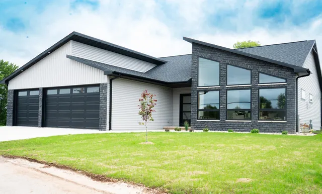 $683,000 | 1655 Arnie's Court, De Pere, WI 54115