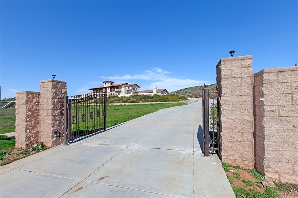 34310 Rawson Road Winchester, CA 92596 - Photo 4 of 63