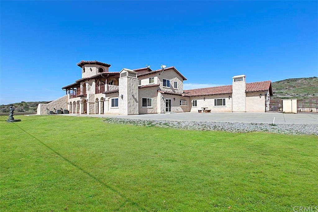 34310 Rawson Road Winchester, CA 92596 - Photo 5 of 63 Enhanced with grass