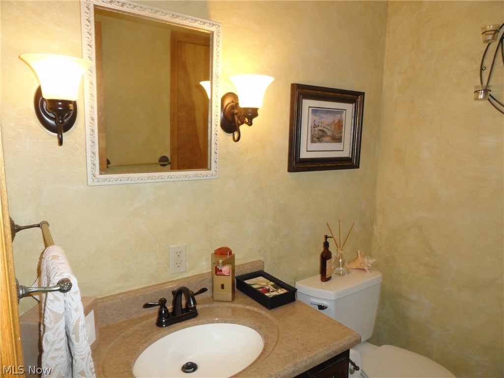 1019 Knollwood Road Northwest Canton, OH 44708 - Photo 15 of 33 Remodeled Half Bath