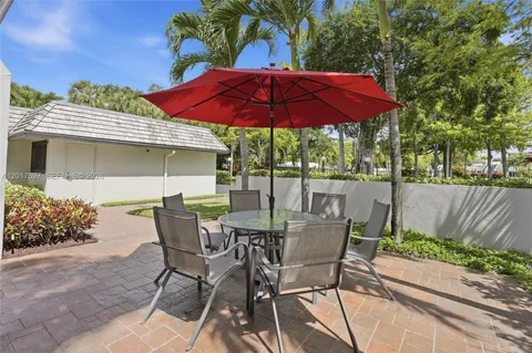 $730,000 | 4002 South Cypress Lane, Unit P17, Pompano Beach, FL 33069