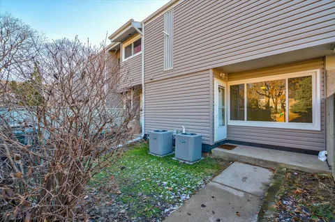 $240,000 | 521 East Bluff, Madison, WI 53704