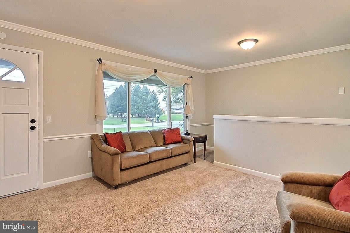19 South Ridge Road Thomasville, PA 17364 - Photo 2 of 26