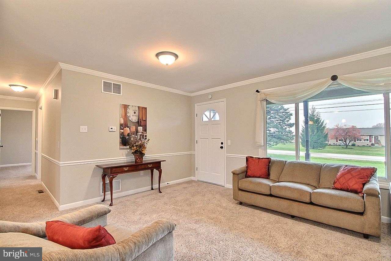 19 South Ridge Road Thomasville, PA 17364 - Photo 3 of 26
