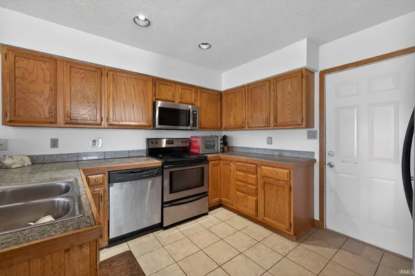 $239,000 | 9557 South Lake Ridge Drive, Unit 140, Bloomington, IN 47401