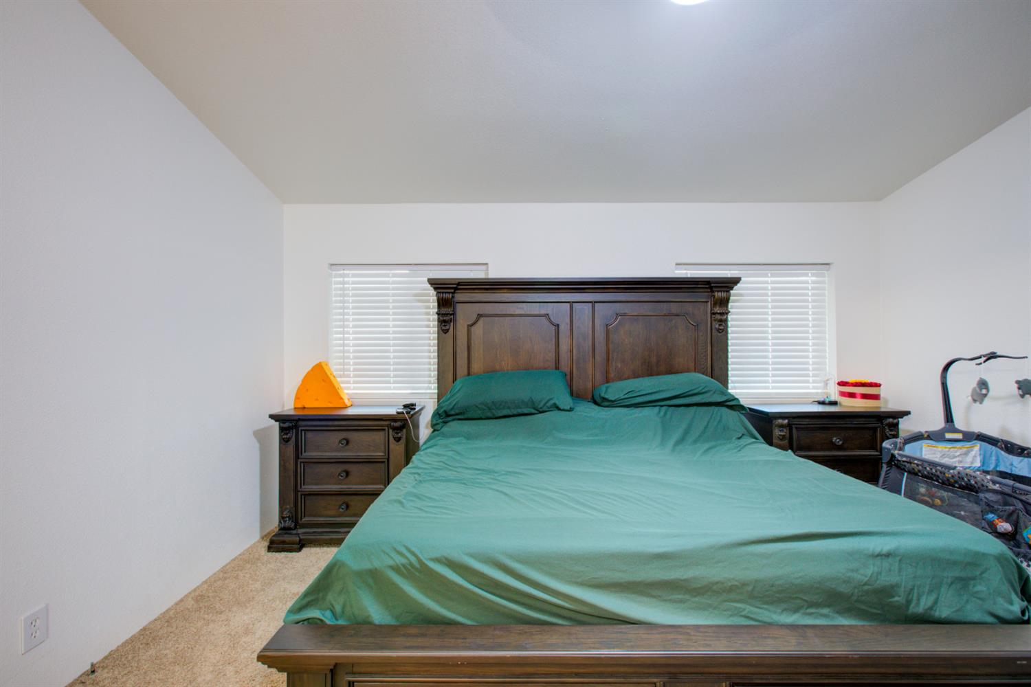 6450 North Winton Way, Unit 76 Winton, CA 95301 - Photo 8 of 36 a view of a kitchen with chair and entertaining space