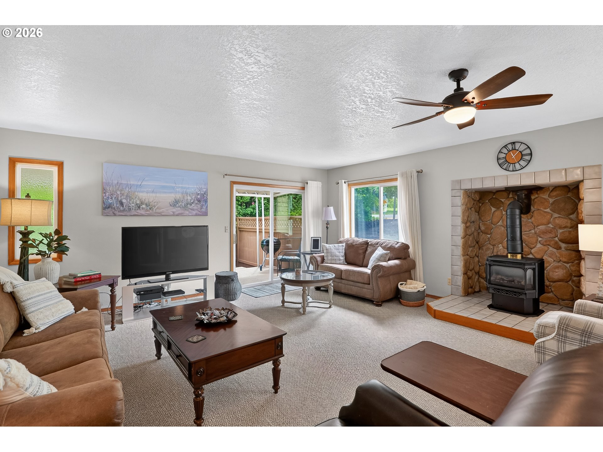5833 Southwest Garden Home Road Portland, OR 97219 - Photo 10 of 43 Living Room