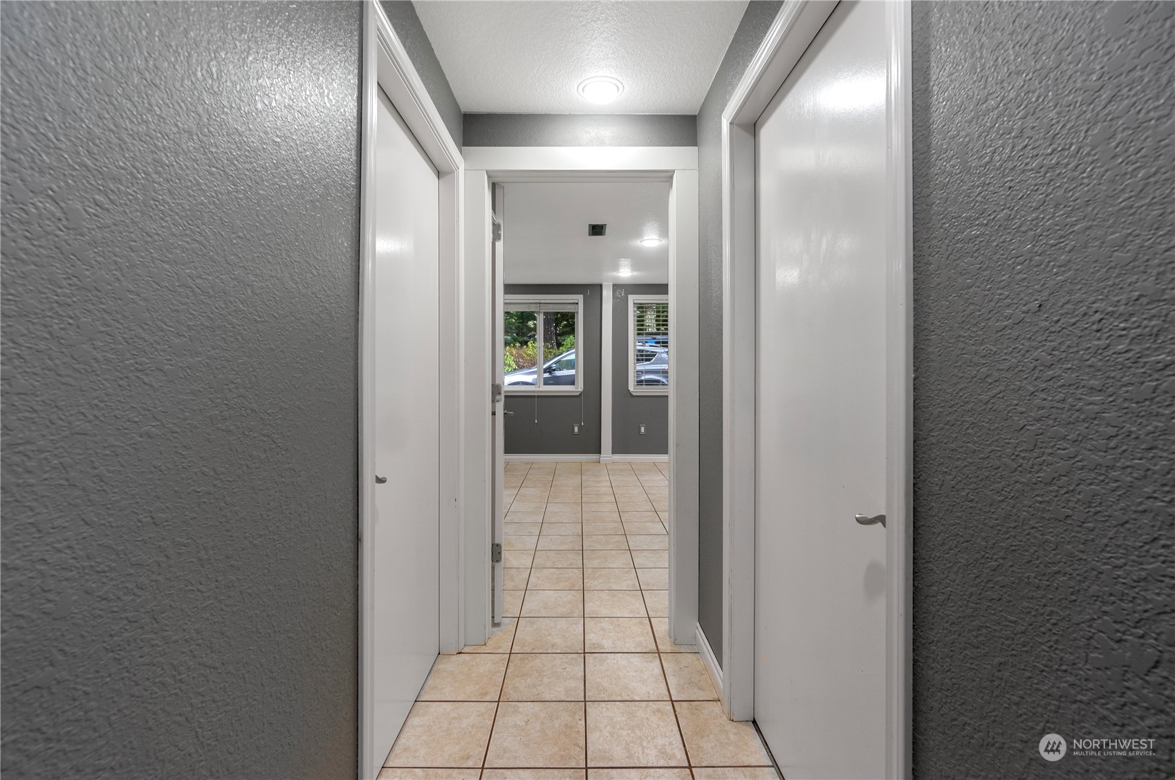 2712 Seminary Hill Road Centralia, WA 98531 - Photo 28 of 40 a view of a hallway