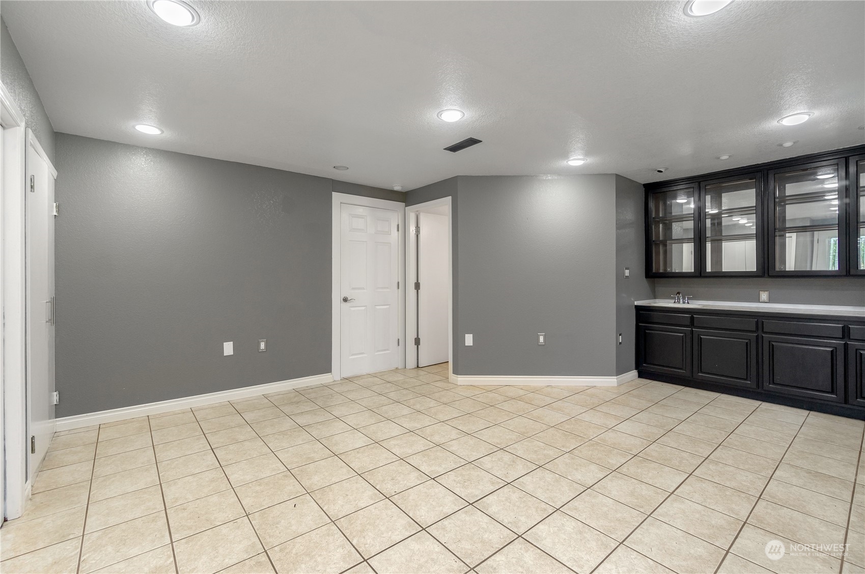 2712 Seminary Hill Road Centralia, WA 98531 - Photo 30 of 40 a view of an empty room