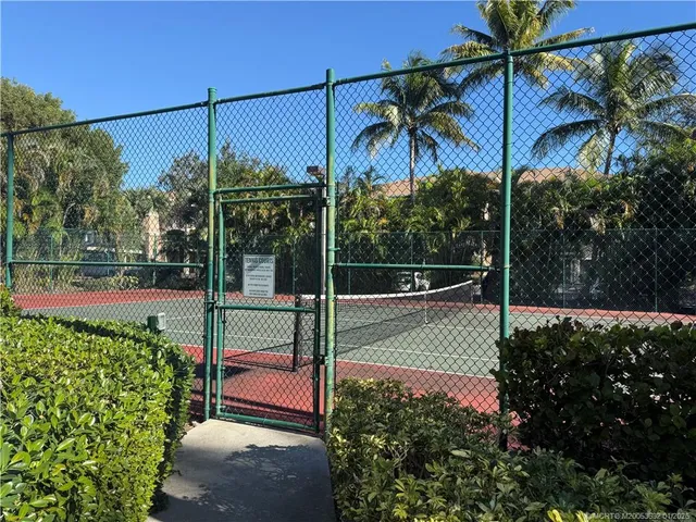 $2,200 | 6458 Emerald Dunes Drive, Unit 302, West Palm Beach, FL 33411