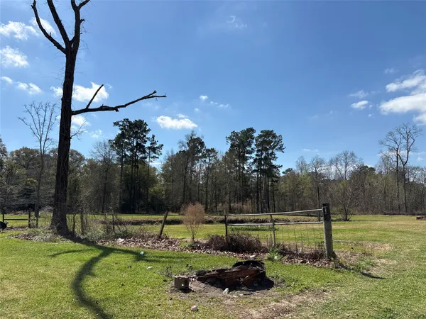 $130,000 | 1821 East Beverly Drive, Shepherd, TX 77371