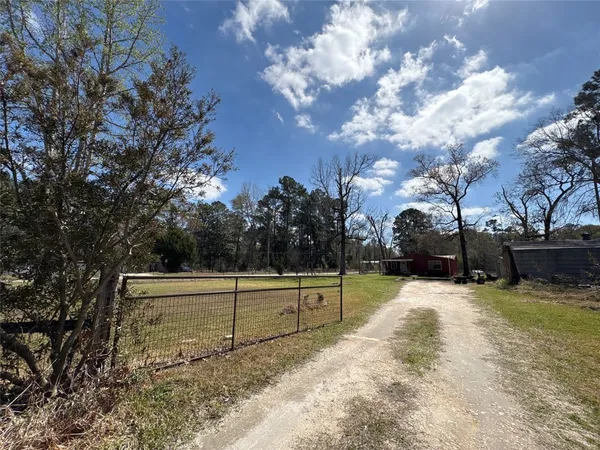 $130,000 | 1821 East Beverly Drive, Shepherd, TX 77371