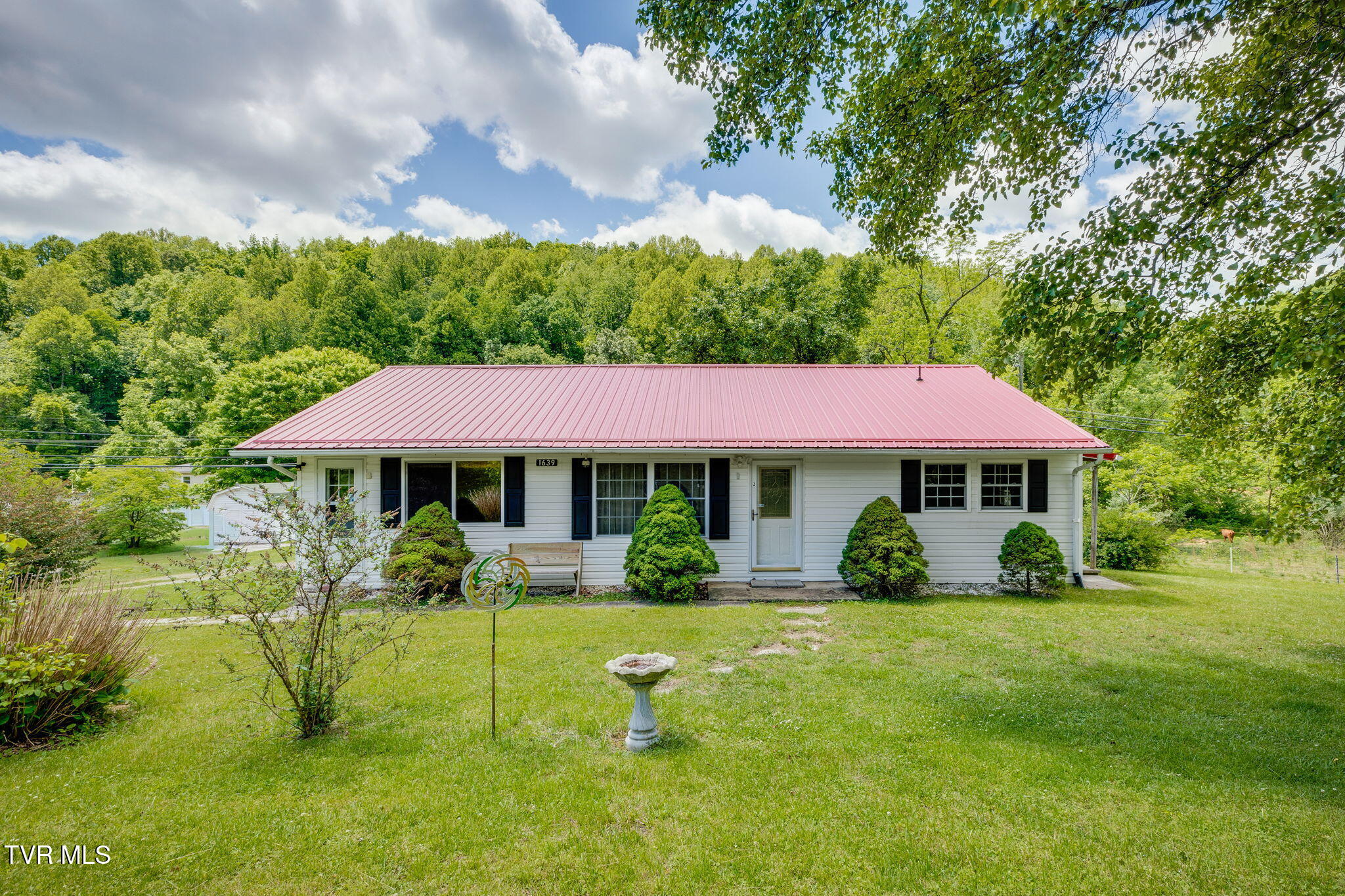 1639 Yuma Road Gate City, VA 24251 - Photo 2 of 36 001