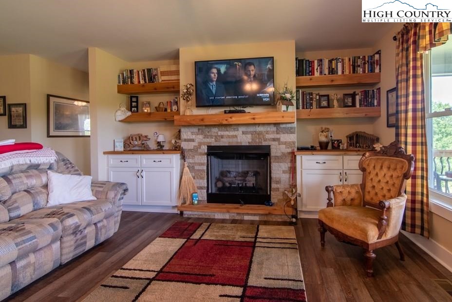 906 Collins Road Sparta, NC 28675 - Photo 7 of 43 Gallery Image 7