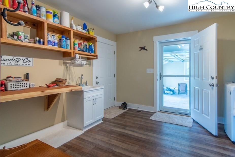 906 Collins Road Sparta, NC 28675 - Photo 10 of 43 Gallery Image 10