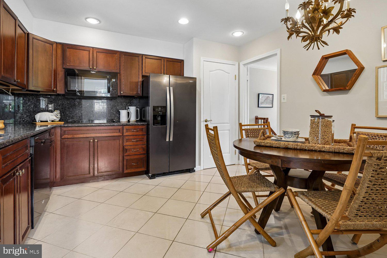 7814 Friars Court Alexandria, VA 22306 - Photo 16 of 56 Kitchen