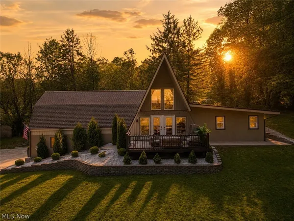 $319,000 | 2317 Goshen Hill Road Southeast, New Philadelphia, OH 44663