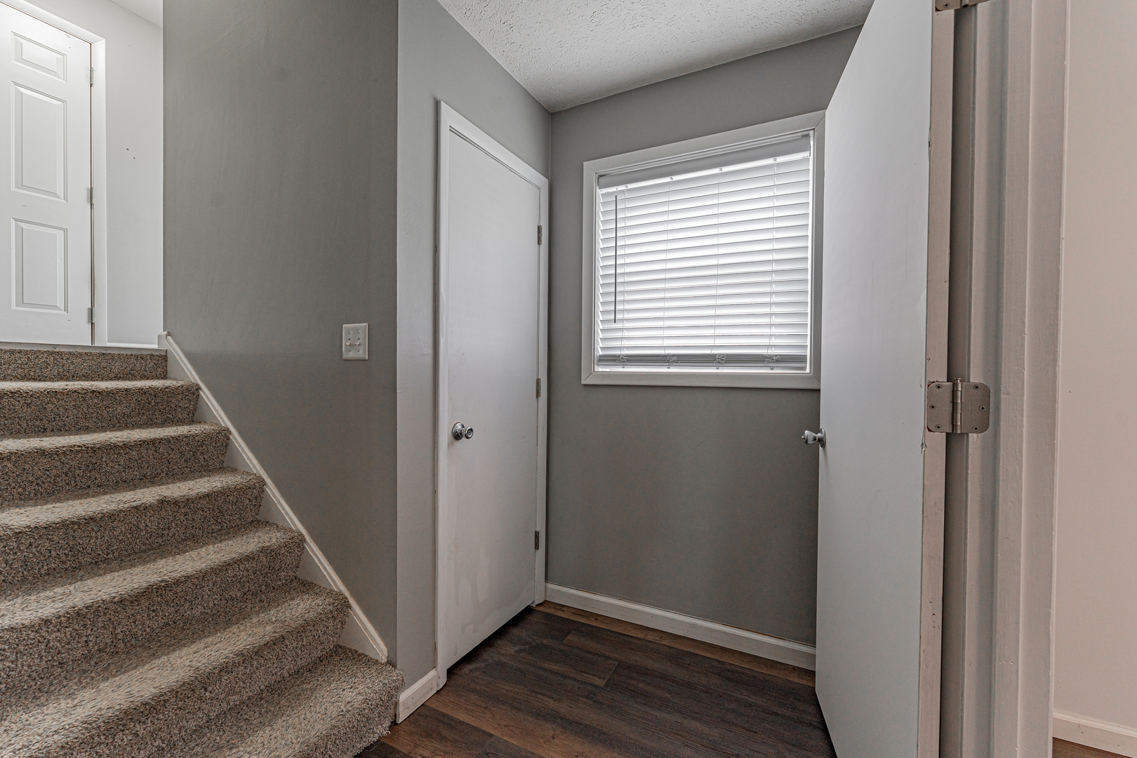 805 South Grove Street Normal, IL 61761 - Photo 4 of 32 a view of entryway