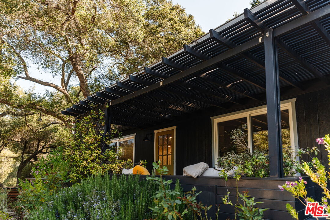 20906 Fontaine Road Topanga, CA 90290 - Photo 23 of 73