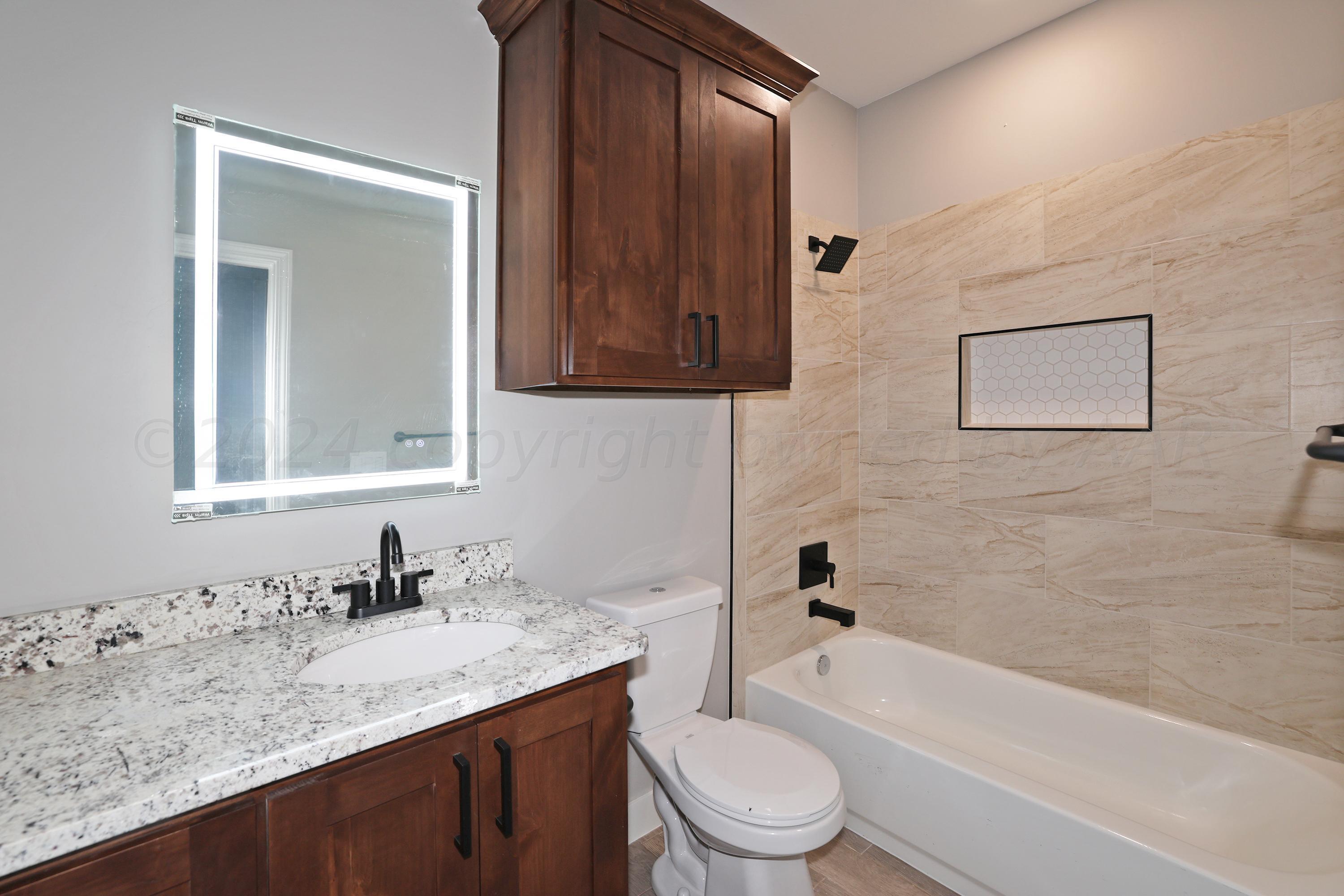 17850 Lone Ranch Road Amarillo, TX 79124 - Photo 14 of 22 14-Bathroom by 2nd Bedroom