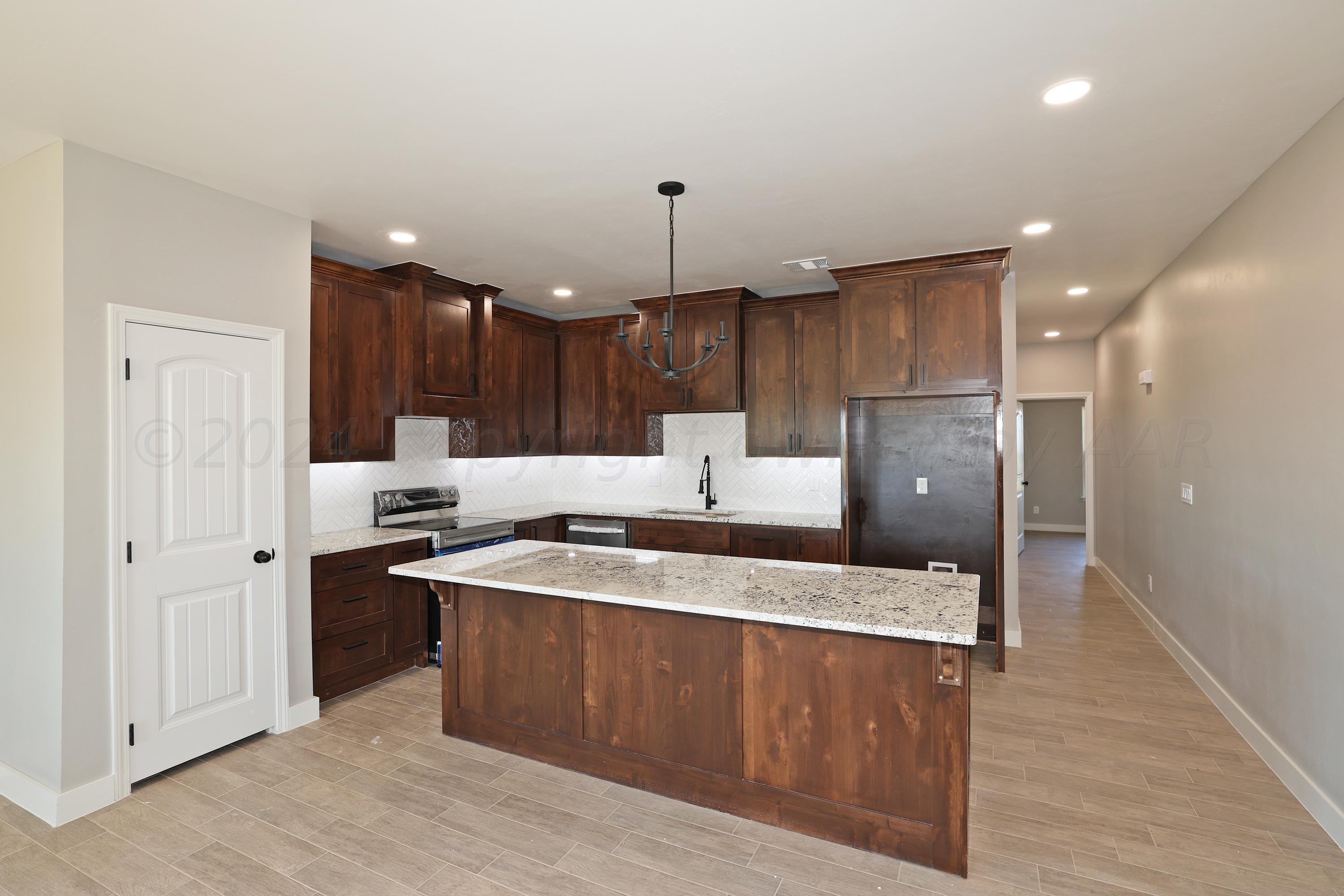 17850 Lone Ranch Road Amarillo, TX 79124 - Photo 5 of 22 5-Kitchen