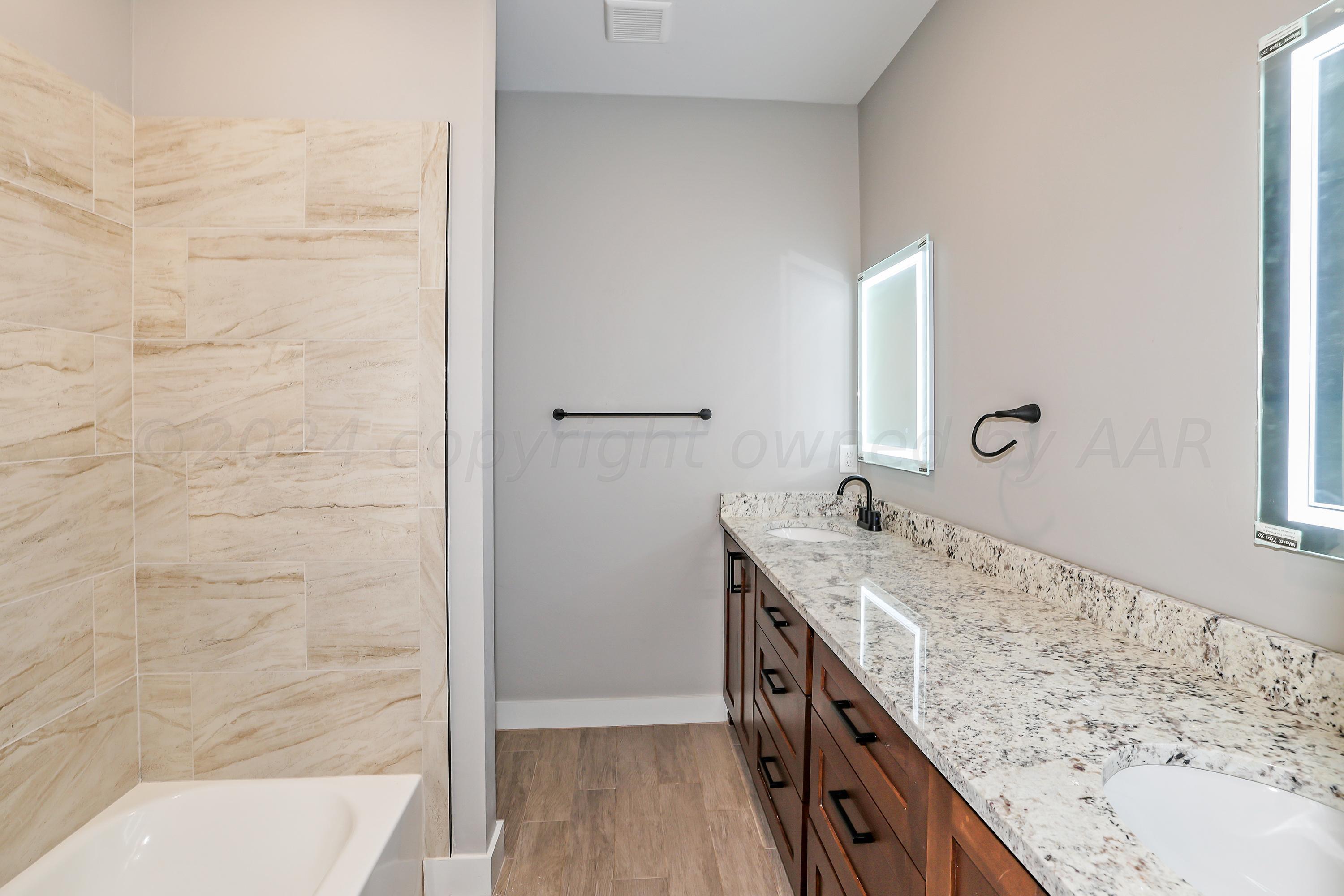 17850 Lone Ranch Road Amarillo, TX 79124 - Photo 8 of 22 8-Primary Bath