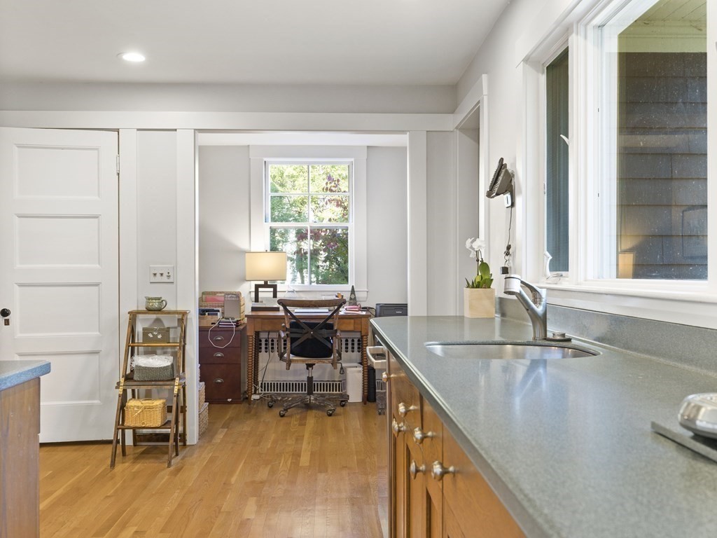 38 Dover Road Wellesley, MA 02482 - Photo 12 of 22