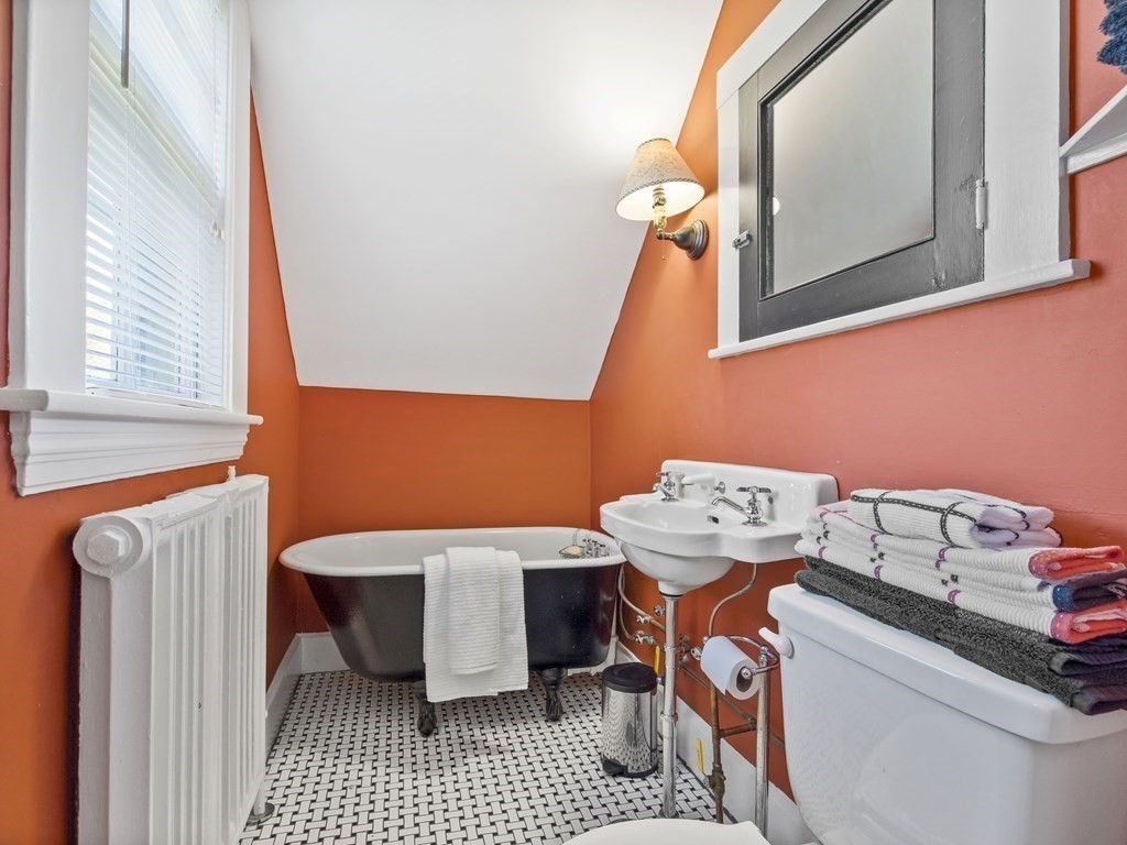 38 Dover Road Wellesley, MA 02482 - Photo 16 of 22