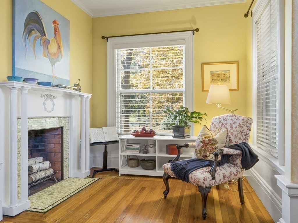 38 Dover Road Wellesley, MA 02482 - Photo 3 of 22