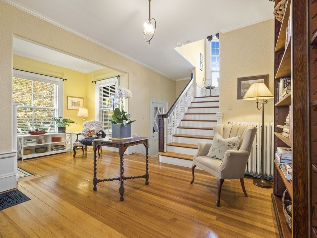 38 Dover Road Wellesley, MA 02482 - Photo 4 of 22