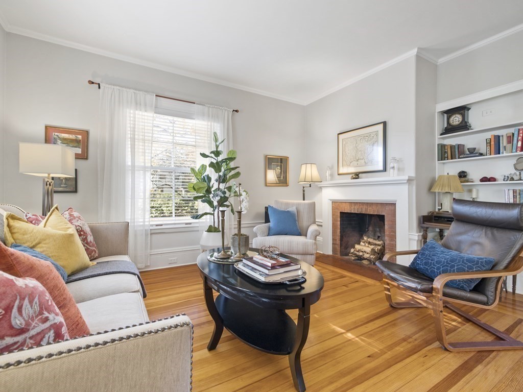 38 Dover Road Wellesley, MA 02482 - Photo 6 of 22