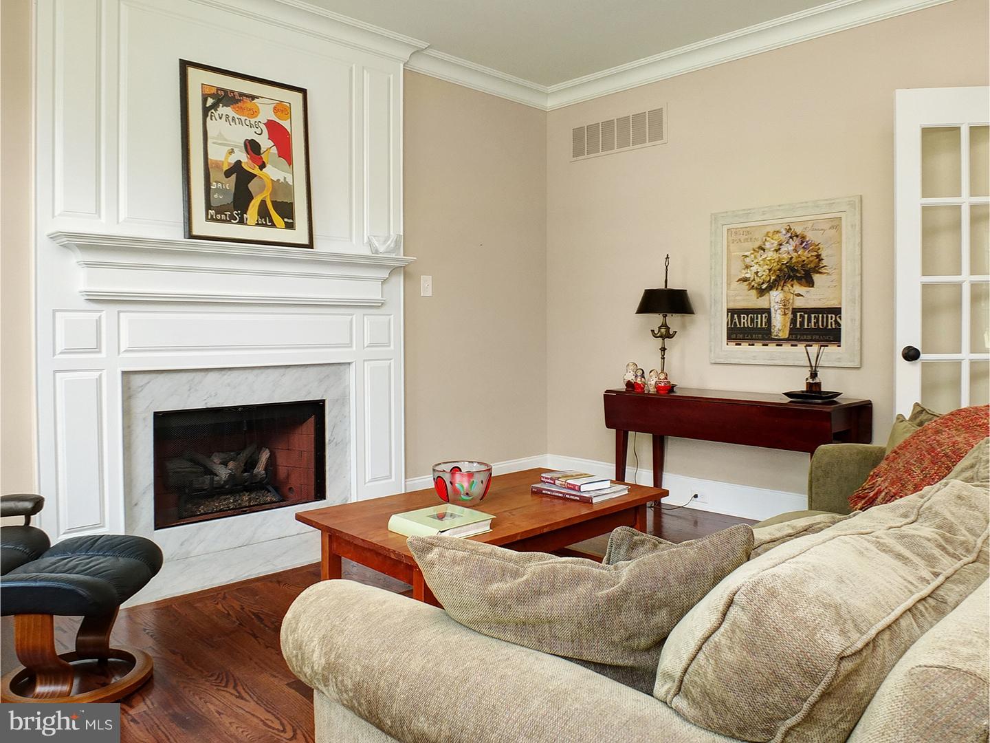 321 Clairemont Road Villanova, PA 19085 - Photo 3 of 24 Living Room