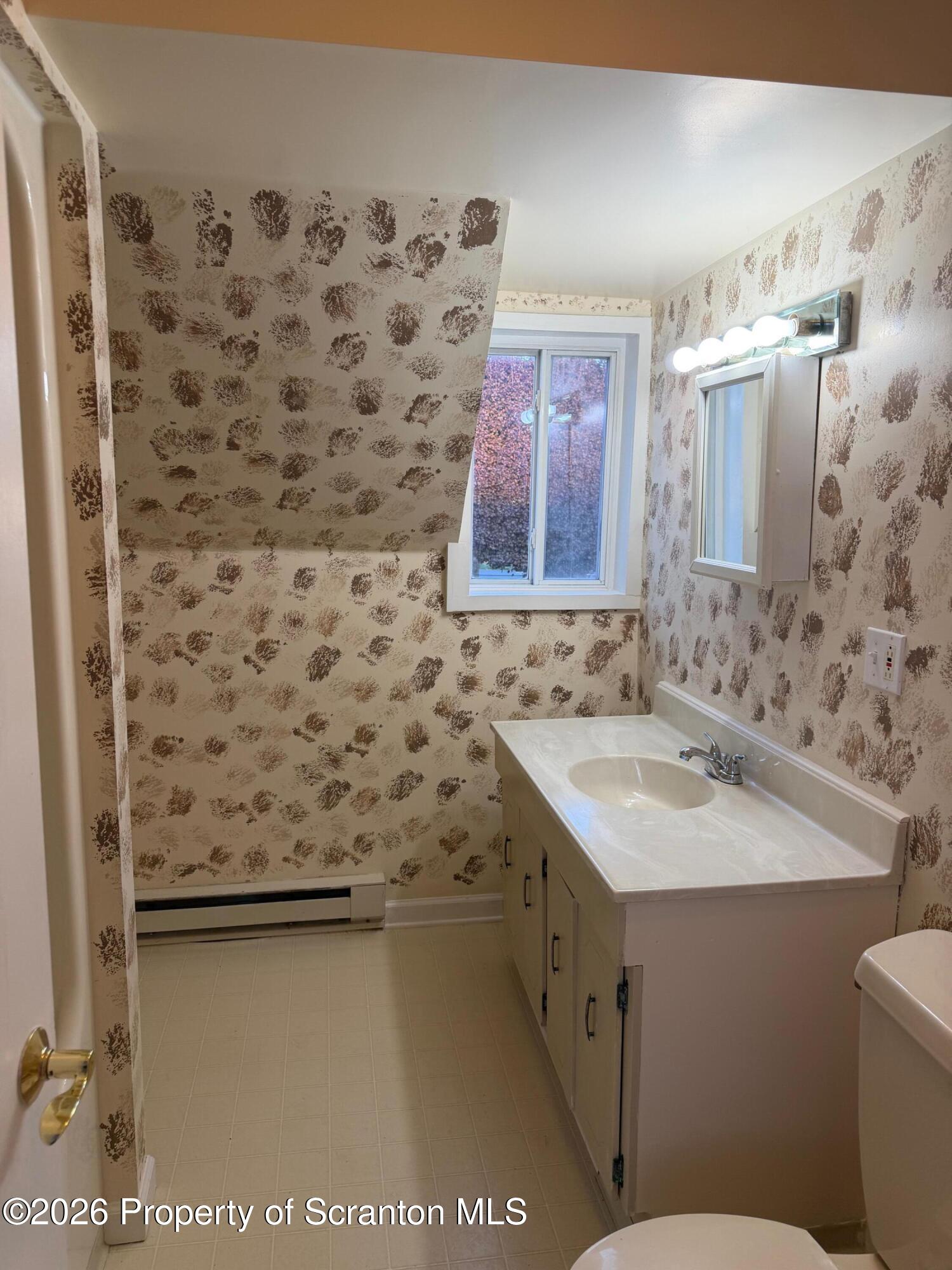197 Rear Broad Street, Unit 2 Pittston, PA 18640 - Photo 6 of 13 IMG_6807