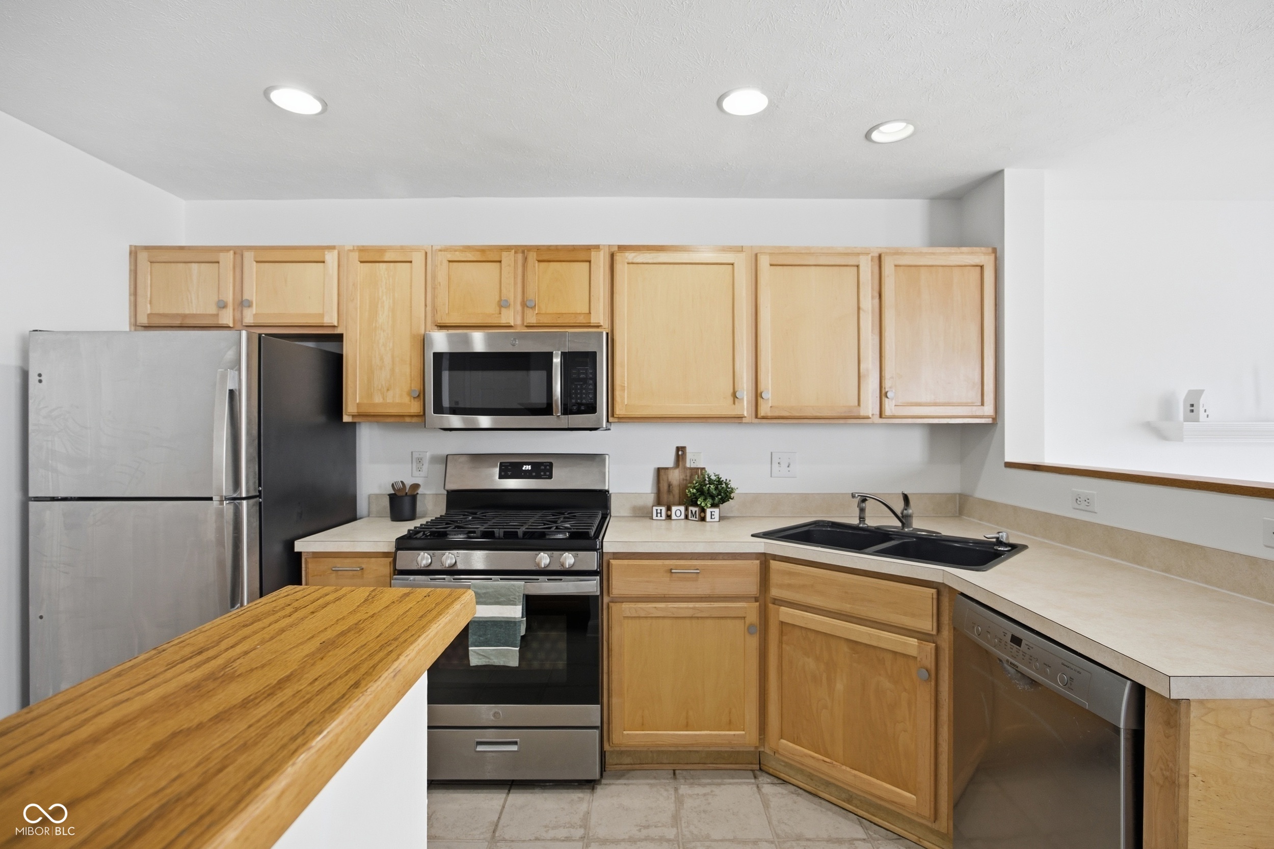 12706 Brewton Street Fishers, IN 46038 - Photo 13 of 44