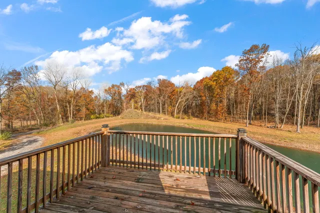 a view of a yard in front of house