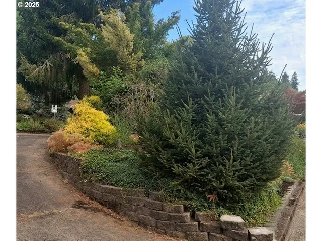 $475,000 | 204 Carthage Avenue, Eugene, OR 97404