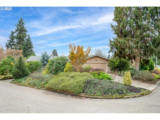 $475,000 | 204 Carthage Avenue, Eugene, OR 97404