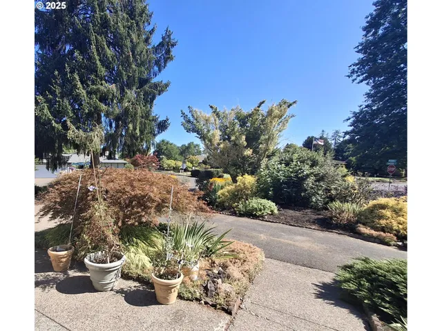 $475,000 | 204 Carthage Avenue, Eugene, OR 97404