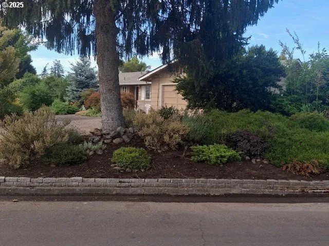 $475,000 | 204 Carthage Avenue, Eugene, OR 97404